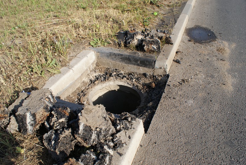 Антивандальные канализационные люки устанавливают в Ленинском районе (ФОТО) - фото 2