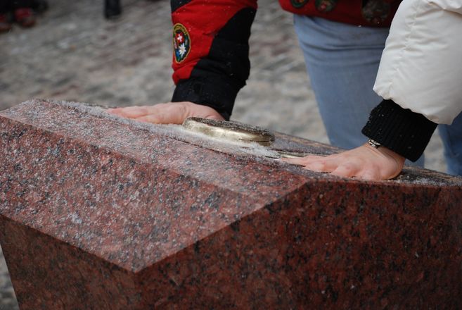 Скульптуру &laquo;Камень желаний&raquo; установили в Нижнем Новгороде (ФОТО) - фото 23