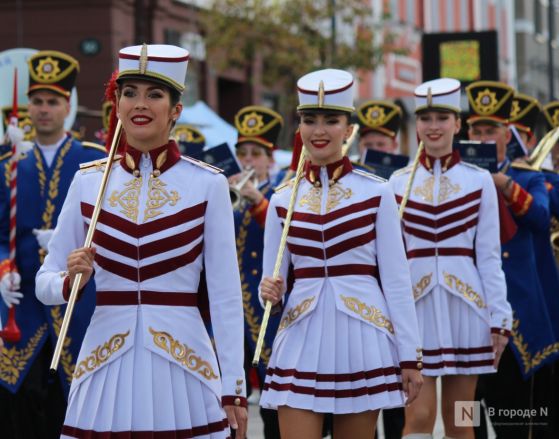 Фоторепортаж: парад духовых оркестров прошел по центру Нижнего Новгорода - фото 8