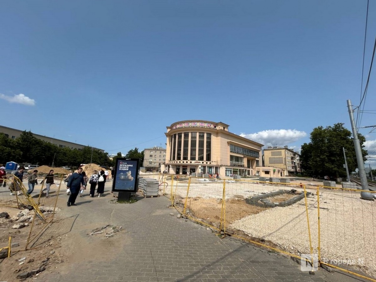 Опубликованы фото благоустройства площади у Автозаводского универмага - фото 1