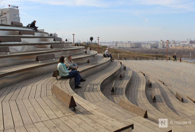 Трещит по швам: как выглядит центр Нижнего Новгорода после аномальной зимы — фоторепортаж - фото 112