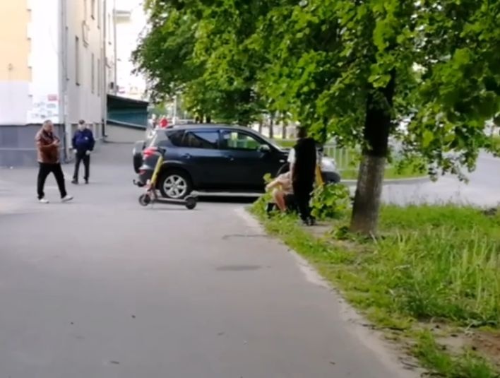 Ребенок на самокате пострадал при столкновении с машиной в Дзержинске