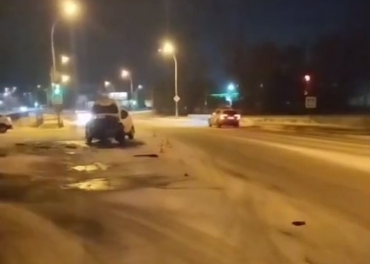 Два человека пострадали в жестком ДТП с перевернувшимся авто в Сарове - фото 1