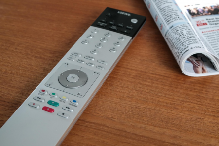 Кто и как может бесплатно получить приставку к телевизору