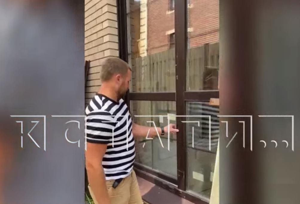 Застройщик коттеджного поселка в Нижнем Новгороде выгоняет покупателей из домов - фото 1