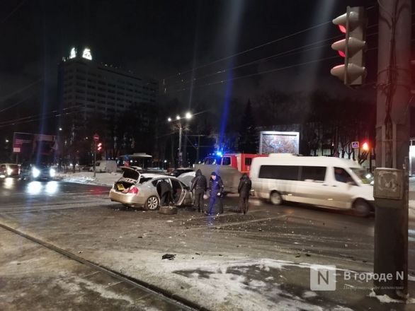 Такси с пассажирами попало в ДТП в Автозаводском районе - фото 1