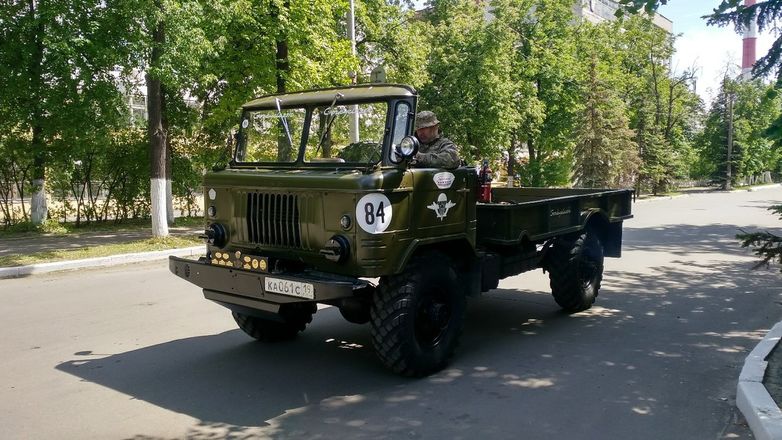 Ретроавтомобили ГАЗа порадовали нижегородцев городским дефиле - фото 9