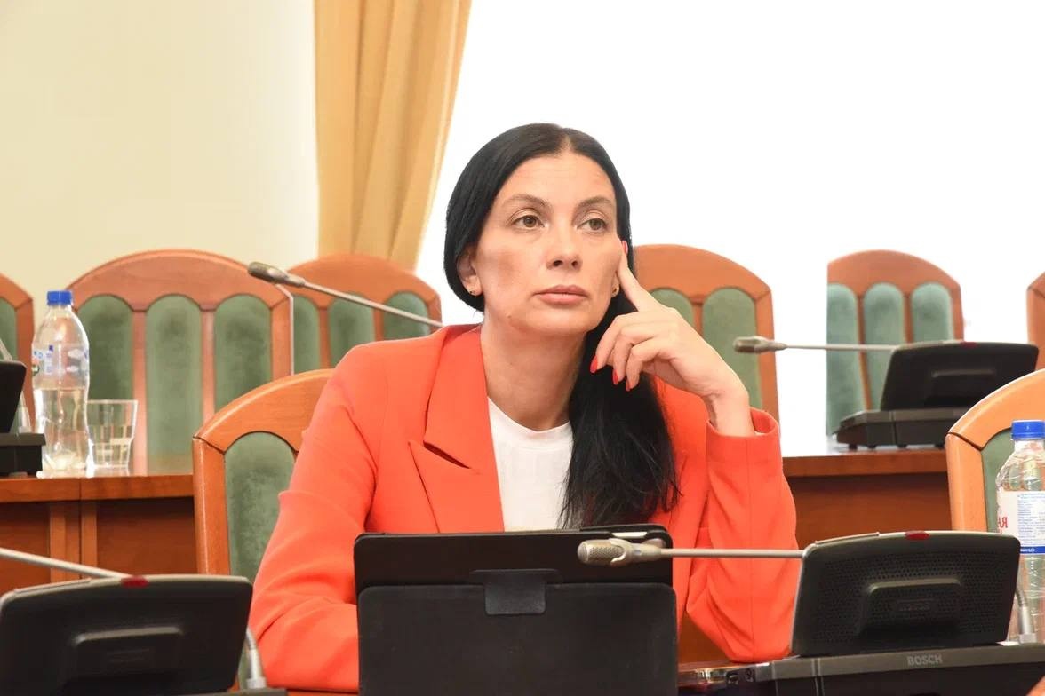 Депутат Гриневич предложила установить видеонаблюдение за местами постоянное скопление мусора - фото 1