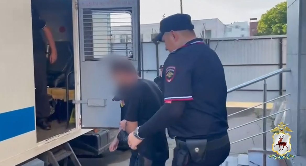 Нижегородца арестовали за брошенную в магазине петарду - фото 1