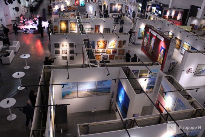 Фоторепортаж: выставка &laquo;АРТ МИР &mdash; 2026&raquo; открылась в Нижнем Новгороде - фото 153