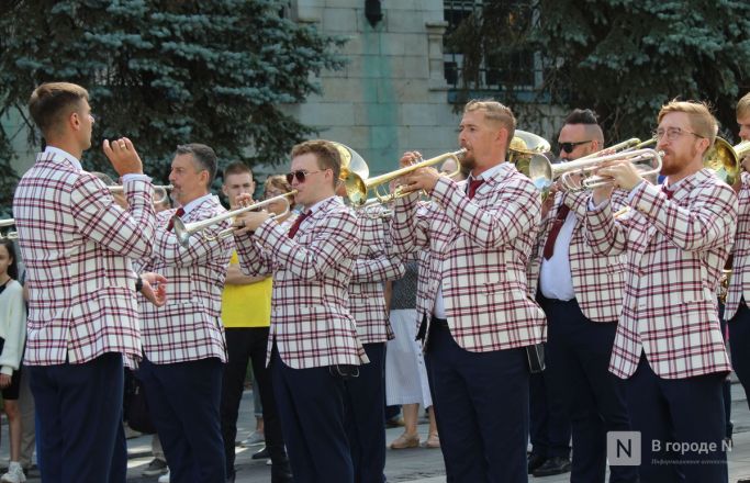 От маршей до джаза: парад оркестров прошел по Нижнему Новгороду - фото 36