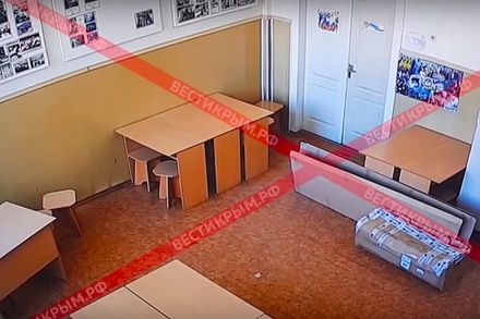 Опубликованы записи с камер видеонаблюдения в момент нападения на керченский колледж