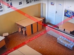 Опубликованы записи с камер видеонаблюдения в момент нападения на керченский колледж