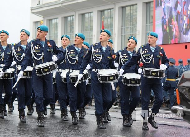 На земле, на воде, в небе: Парад Победы прошел в Нижнем Новгороде - фото 83