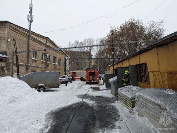 Склад с полиэтиленом горел на предприятии в Нижнем Новгороде - фото 3