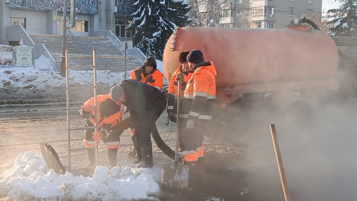 Жители ряда домов в Дзержинске остались без воды из-за аварии - фото 1