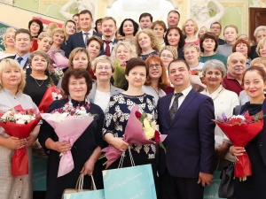 85 нижегородских педагогов получили награды за достижения в работе
