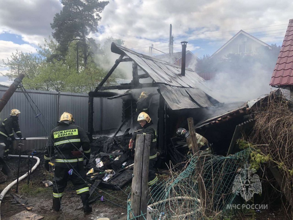 Баня загорелась в поселке Решетиха в Нижегородской области