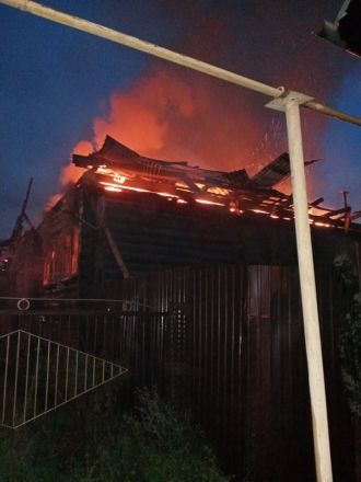 Два дома и автомобиль сгорели в Выксе - фото 5
