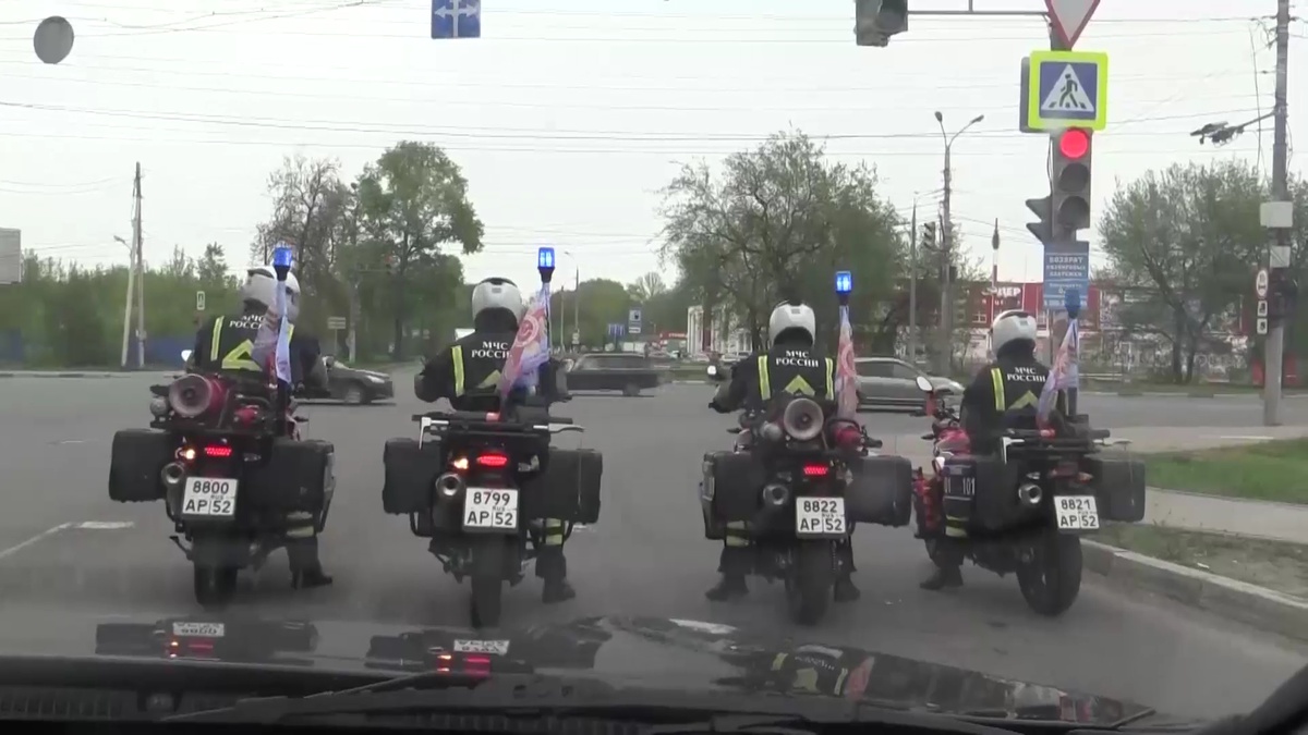 Пожарные на мотоциклах противостоят коронавирусу в Нижегородской области