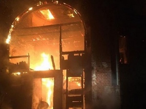 Охотничий домик Баташевых сгорел ночью в Выксе