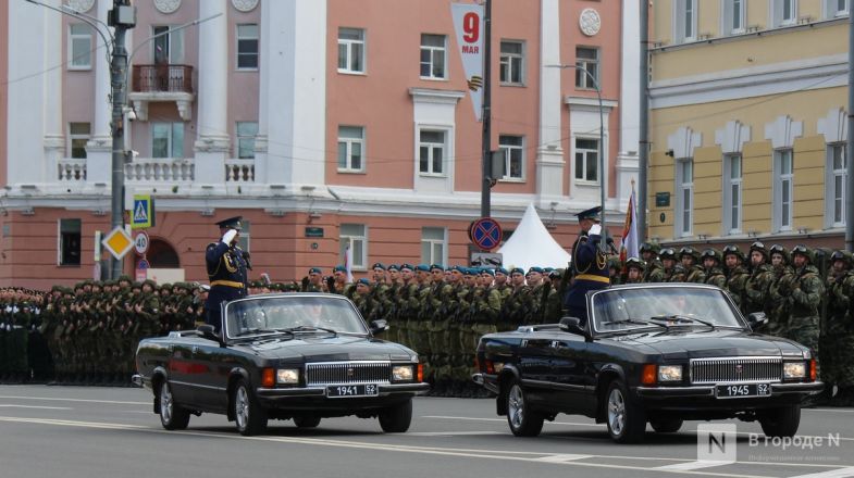 Фоторепортаж: парад в честь 80-й годовщины Победы прошел в Нижнем Новгороде - фото 4