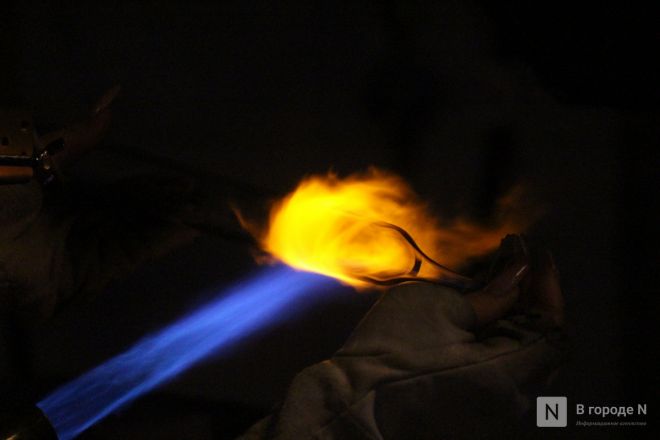 Волшебство из стекла: фоторепортаж с фабрики елочных игрушек в Нижнем Новгороде - фото 74