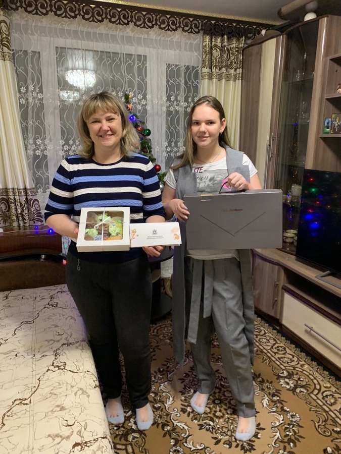 12-летняя школьница из Дзержинска получила ноутбук в рамках акции «Елка желаний»