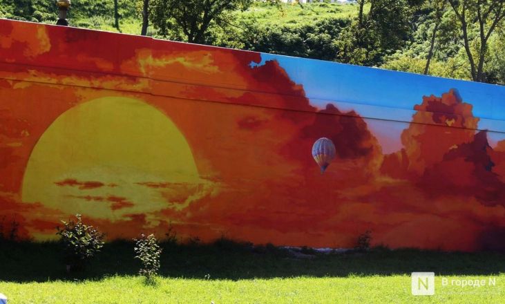 Нижегородцам показали, как выглядит граффити с закатами на Канавинском мосту - фото 2