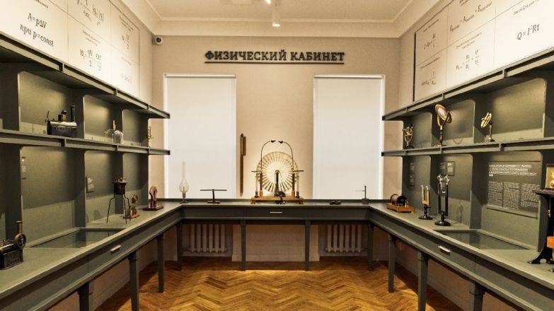 Редкие приборы XIX века появились в Музее просвещения Мининского университета  - фото 1