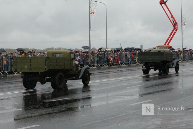 На земле, на воде, в небе: Парад Победы прошел в Нижнем Новгороде - фото 16