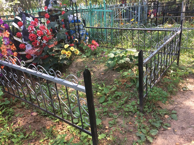 Вандалы разграбили кладбище под Арзамасом (ФОТО) - фото 1