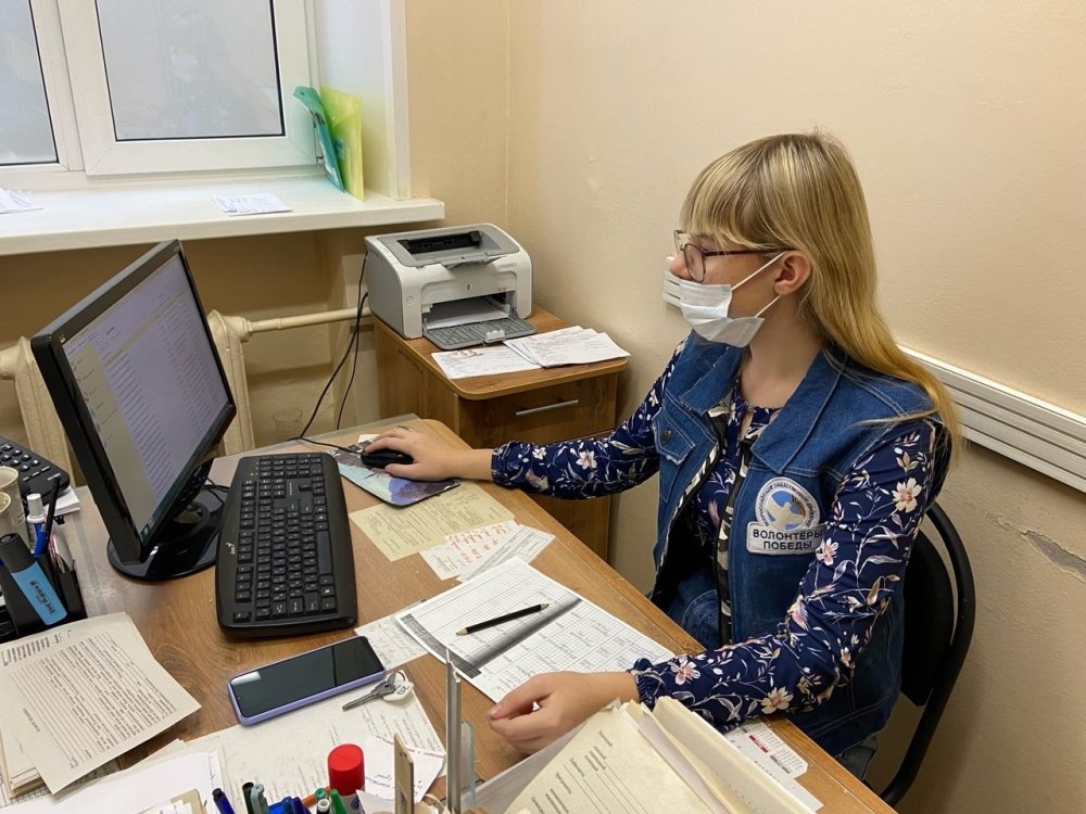 50 волонтеров ежедневно помогают работникам поликлиник Нижегородской области - фото 1