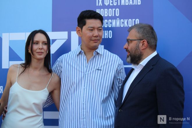 Знаменитости здесь: фоторепортаж с открытия &laquo;Горький fest&raquo; в Нижнем Новгороде - фото 130