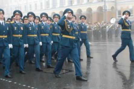 Парад Победы прошел в Нижнем Новгороде (ФОТО)