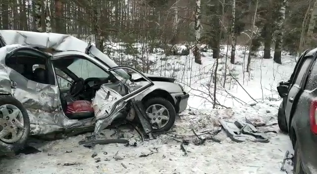 Три человека пострадали в столкновении Hyundai и «Калины» в Павловском районе