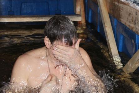 Врач из Нижнего Новгорода рассказала, кому нельзя купаться в Крещение