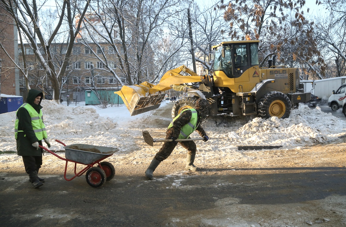 Нижегородские ДУКи и ТСЖ оштрафуют за плохую уборку снега - фото 1