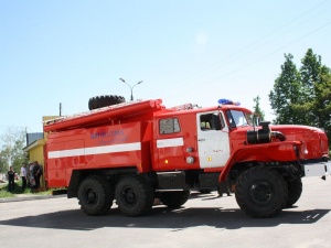 Более 20 жильцов эвакуировали пожарные из горящей пятиэтажки в Автозаводском районе