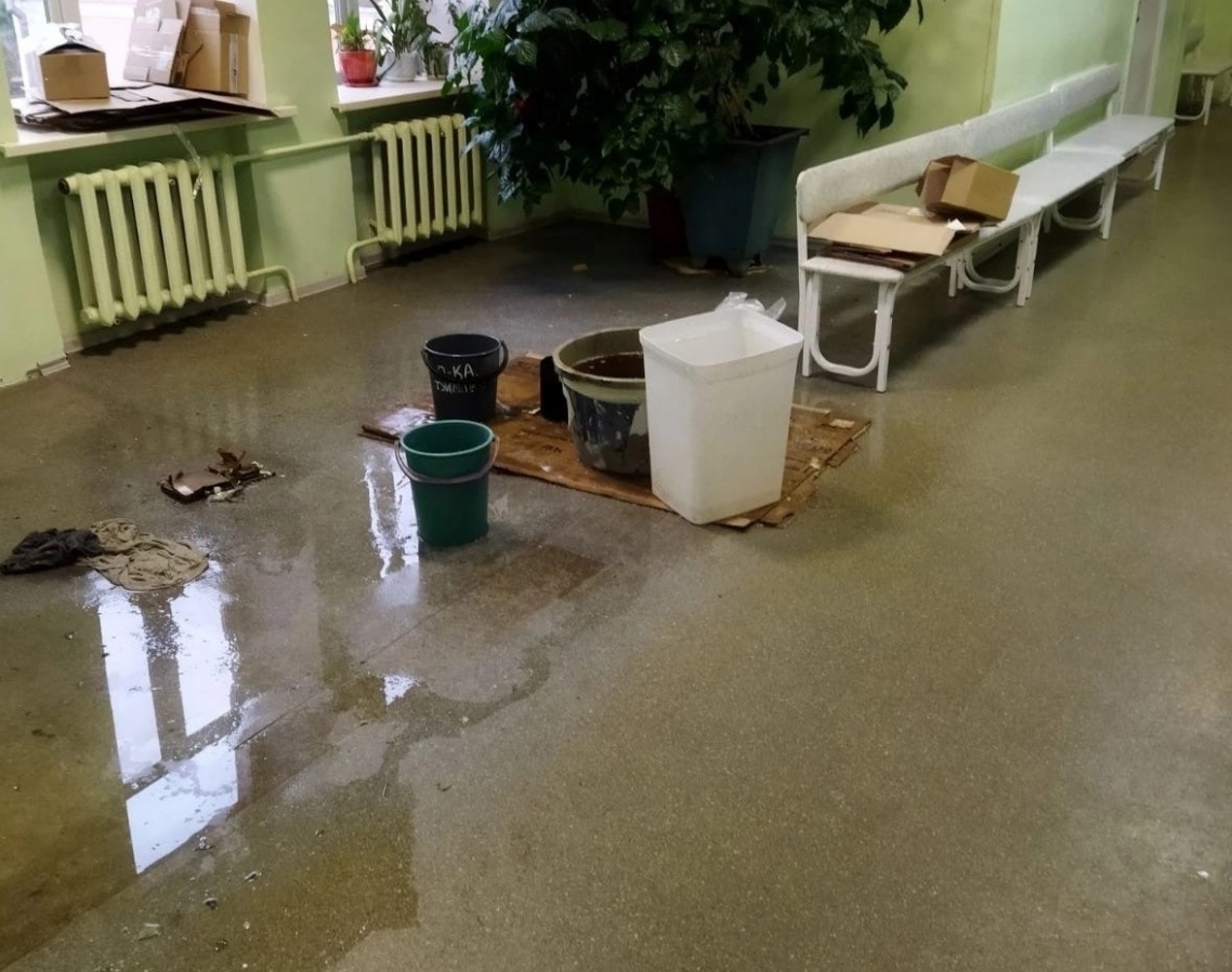 Поликлинику затопило после дождей в Кстове - фото 1