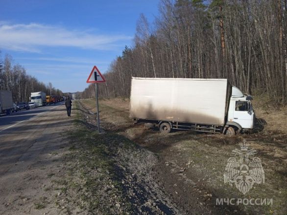 Два человека пострадали в массовом ДТП в Дальнеконстантиновском районе - фото 4