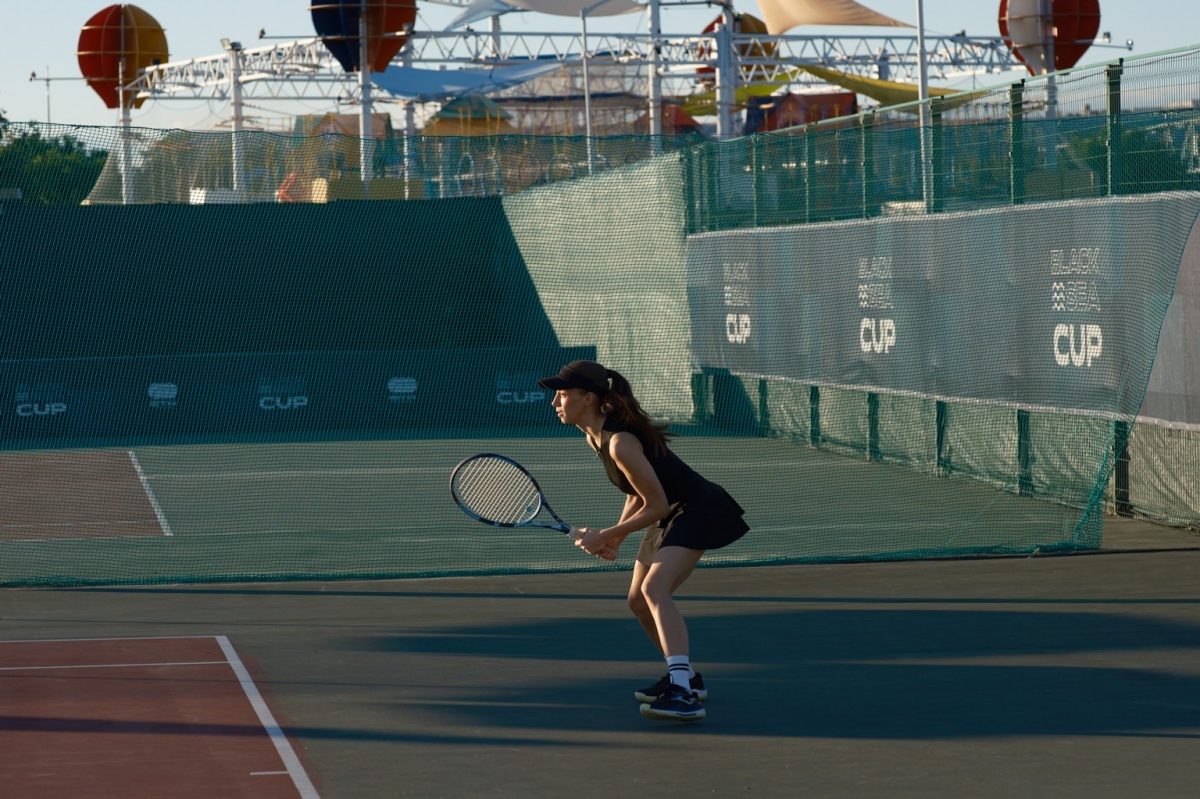 &laquo;Первая ракетка&raquo; начинает игру на вылет: завершены съемки первого российского сериала о теннисе для Wink - фото 1