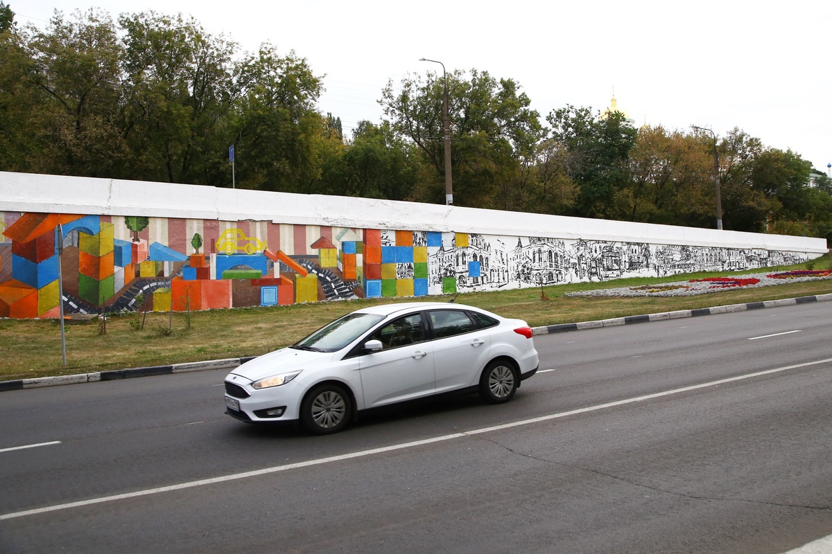 Граффити, посвященные автомобилям ГАЗа, появились у Канавинского моста - фото 1