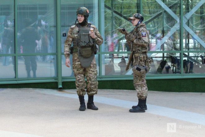 Без парада и салюта: как прошел День Победы в Нижнем Новгороде — фоторепортаж - фото 91