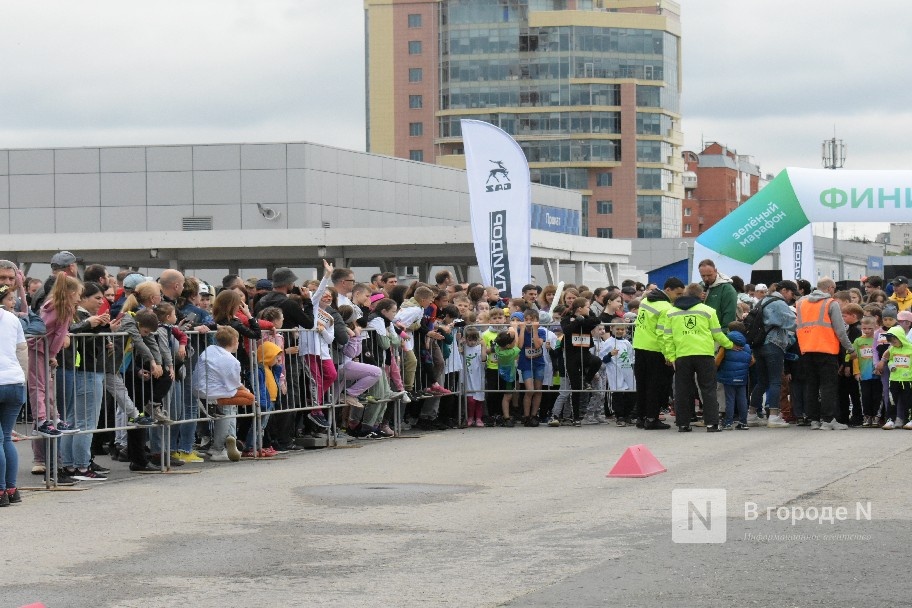 Более 7,5 тысяч бегунов приняли участие в юбилейном Зеленом марафоне Сбера в Нижнем Новгороде - фото 2