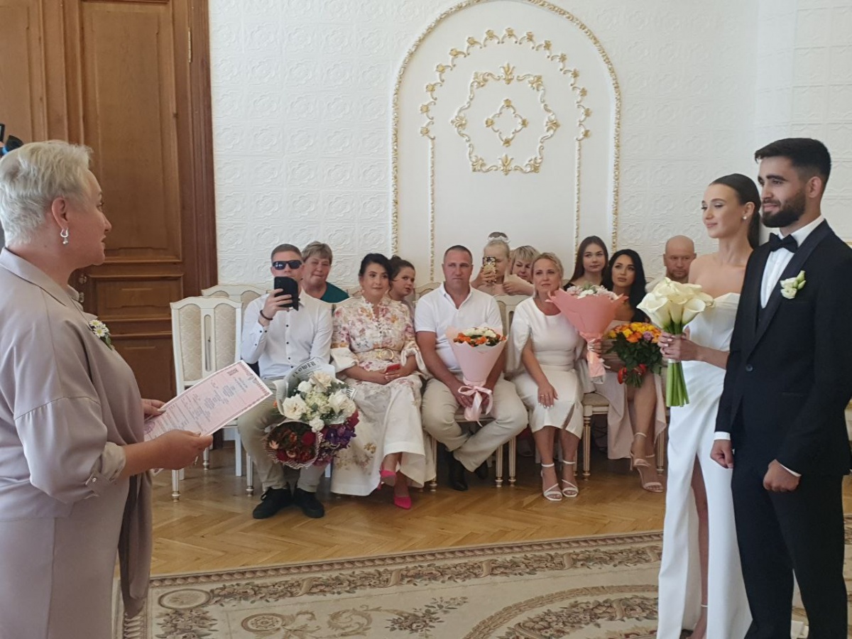 184 нижегородские пары поженились в День семьи