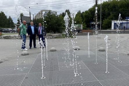 Сухой фонтан заработал в сквере Героя Грабина в Нижнем Новгороде