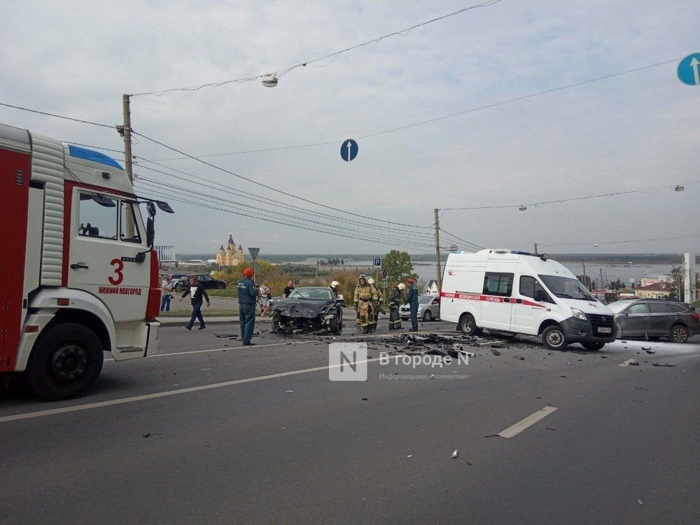 Стали известны подробности аварии с участием двух автомобилей на Похвалинском съезде - фото 1