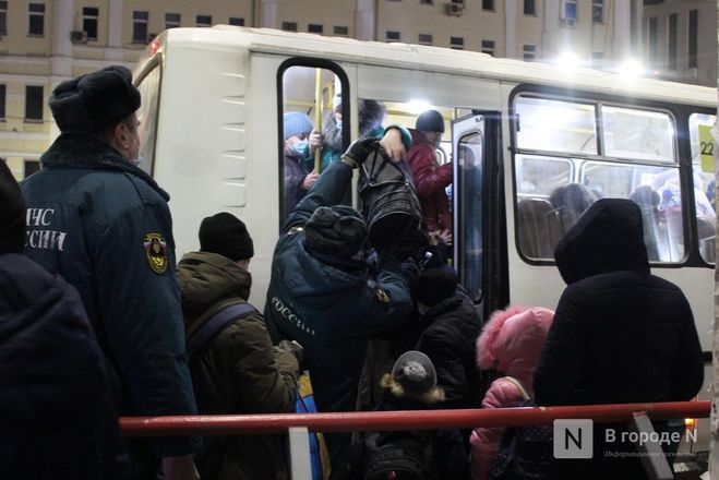 Около 1 000 беженцев из Донбасса прибыли в Нижний Новгород - фото 12