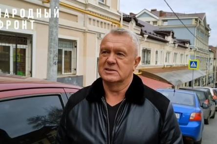 Нижегородский пенсионер подарит внедорожник военным Донбасса